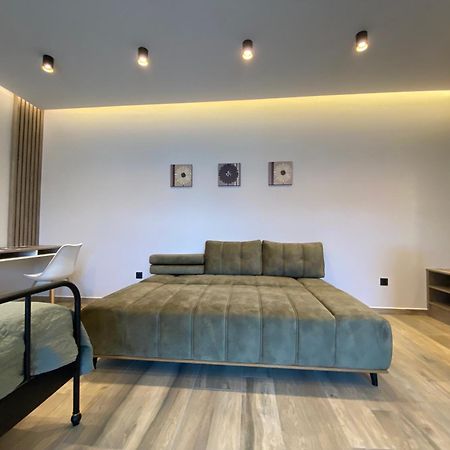 T27 Apartments Free Parking Ingyenes Zart Parkolo 杰尔 外观 照片