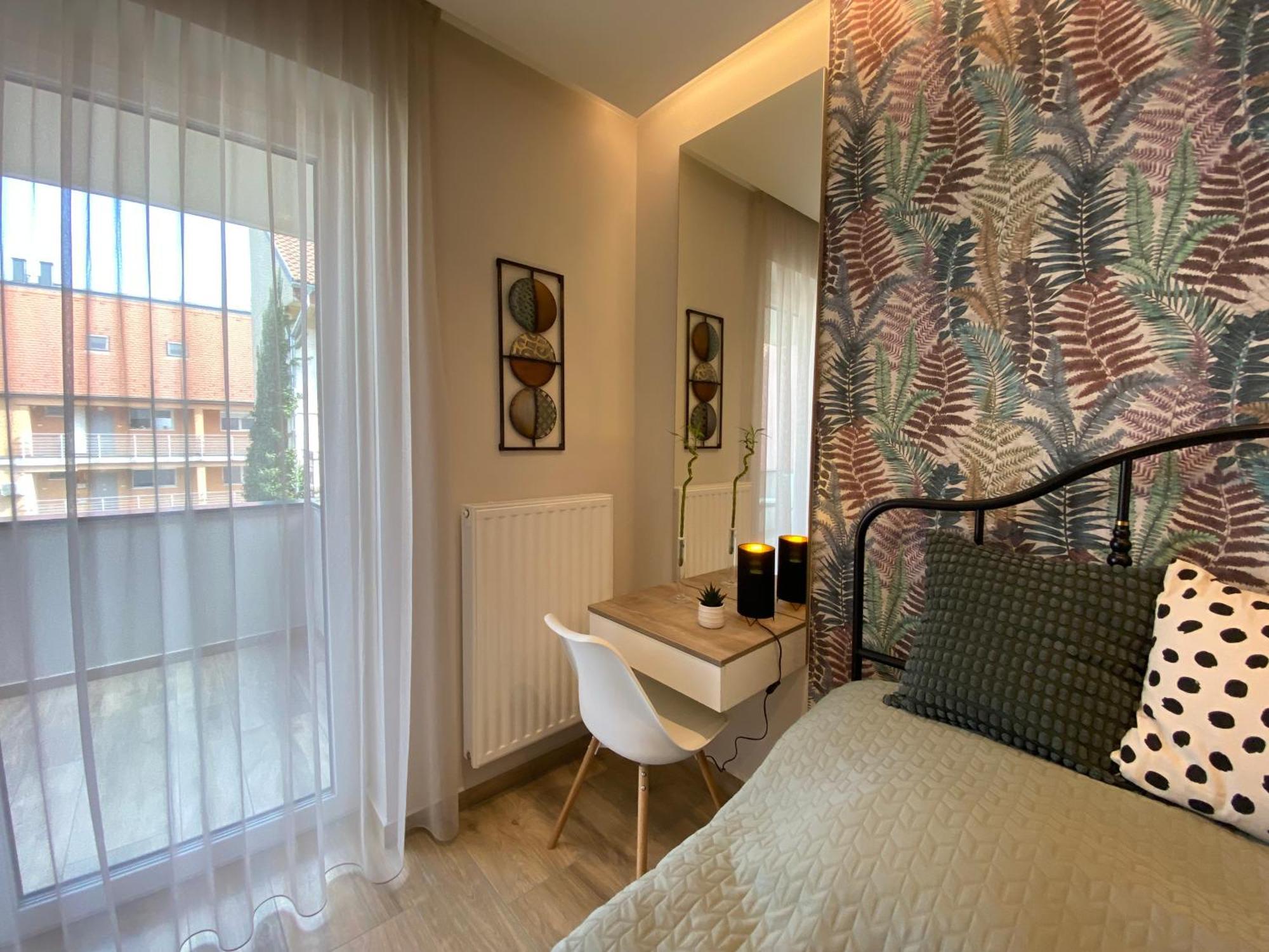 T27 Apartments Free Parking Ingyenes Zart Parkolo 杰尔 外观 照片